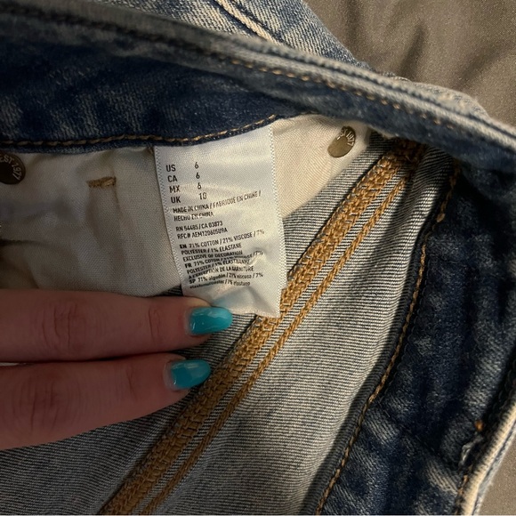 American Eagle Next Level StretchX Hi-Rise Shortie Denim Shorts Sz 6 - Picture 4 of 7